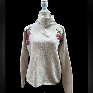 Michelle Nicole oversized sweater w appliqué flowers sz MD